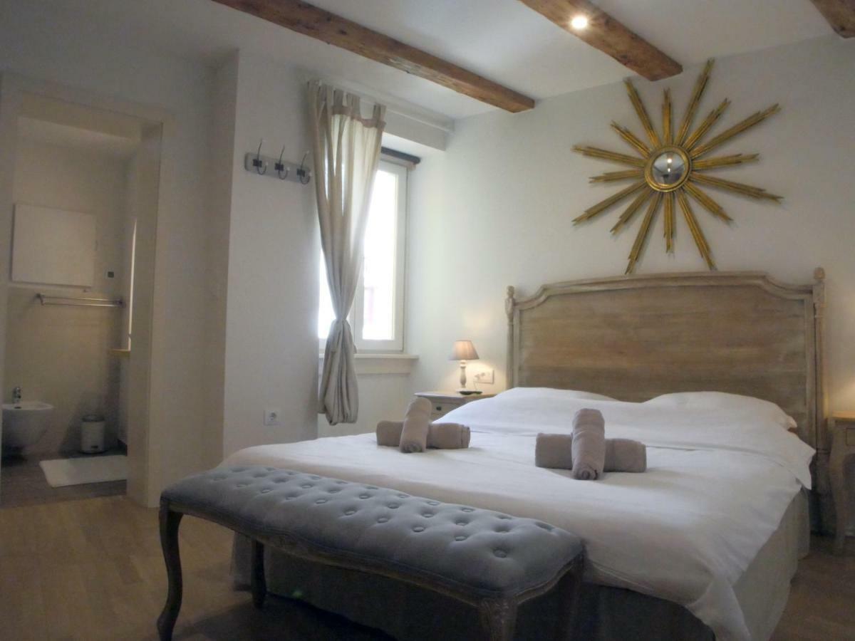 Casa Colloredo Free Parking Ровінь Екстер'єр фото